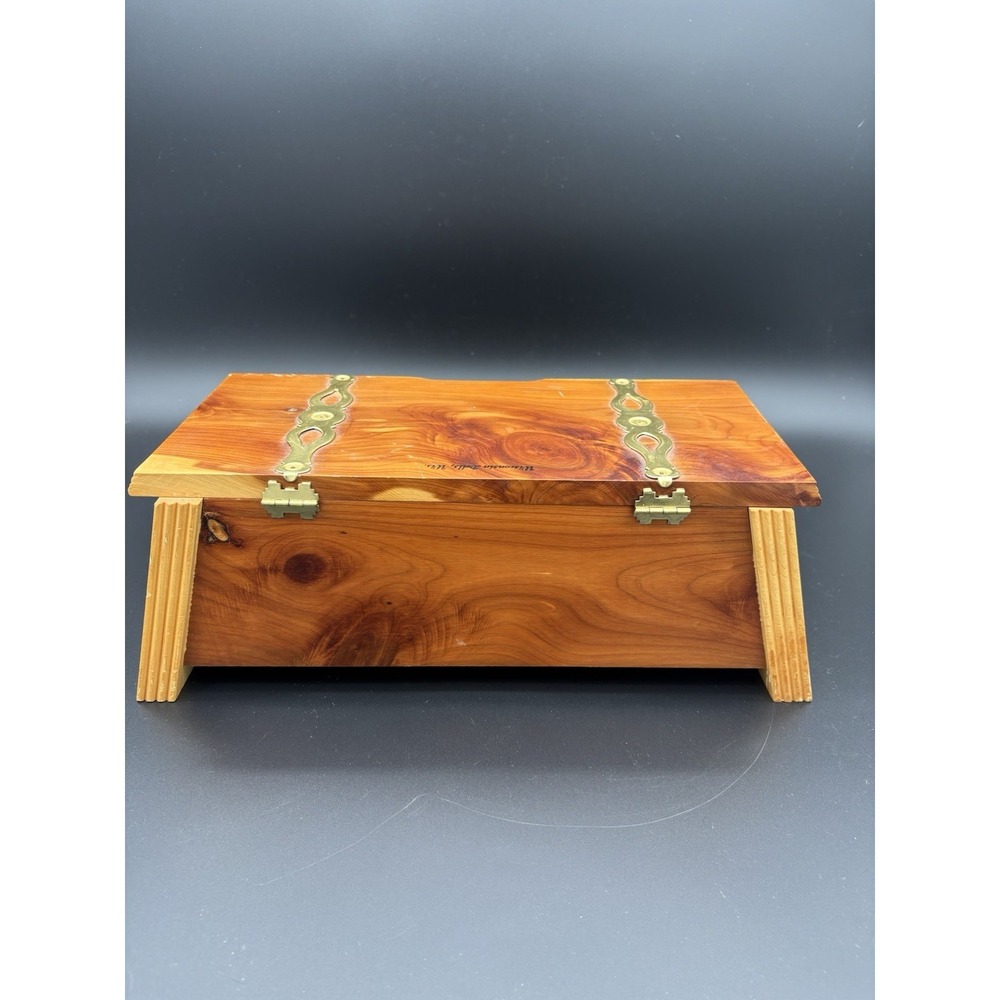 Vintage Cedar Wood Box Wisconsin Dells Souvenir Keepsake Trinket Chest Art Deco - Picture 9 of 13